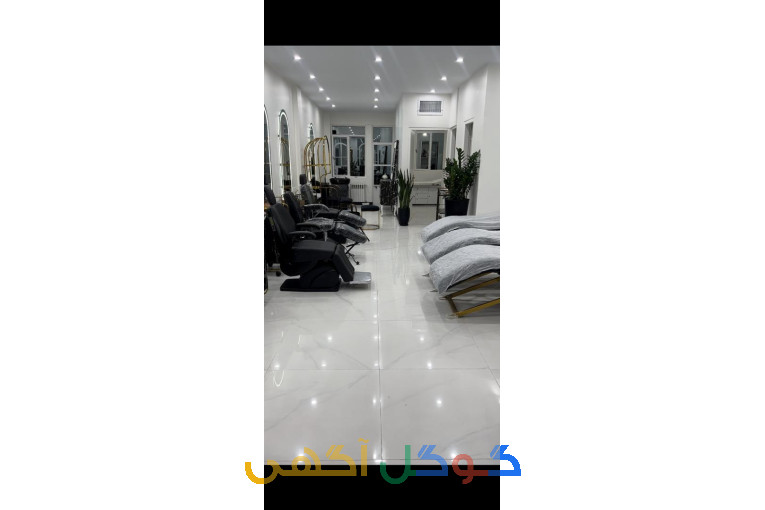استخدام دو نفر رنگ کار مژه کار ناخن کار