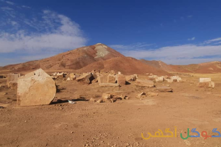 فروش معدن سنگ تراورتن کرم